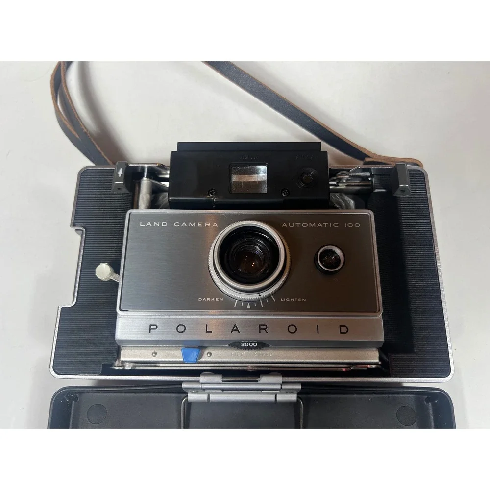 Polaroid‎ Automatic 100 Land Camera 3000 Film Speed Vintage Flashbulbs Case